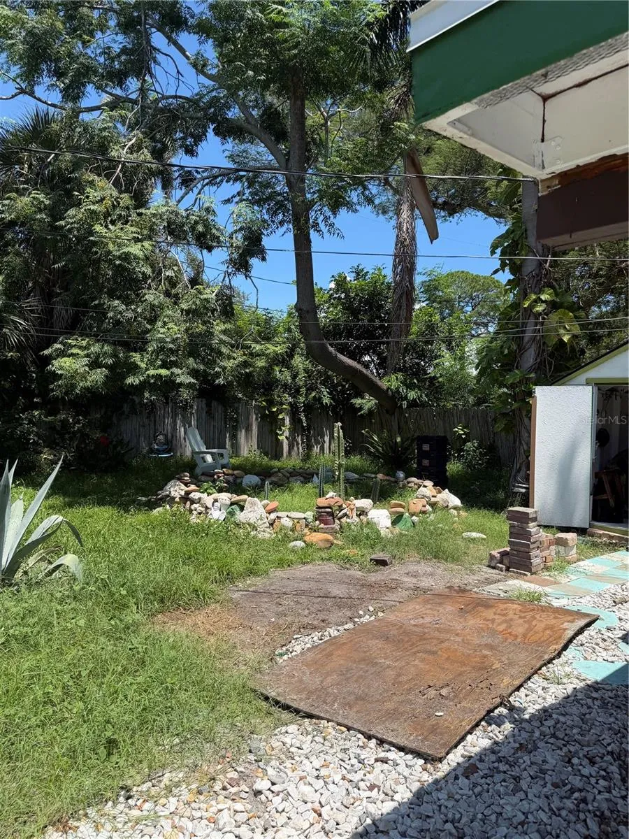811 28TH AVENUE S St Petersburg, FL 33705