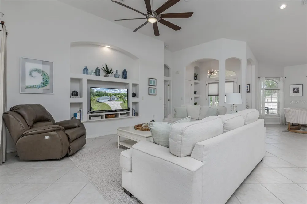 893 BENNINGTON TERRACE Inverness, FL 34453