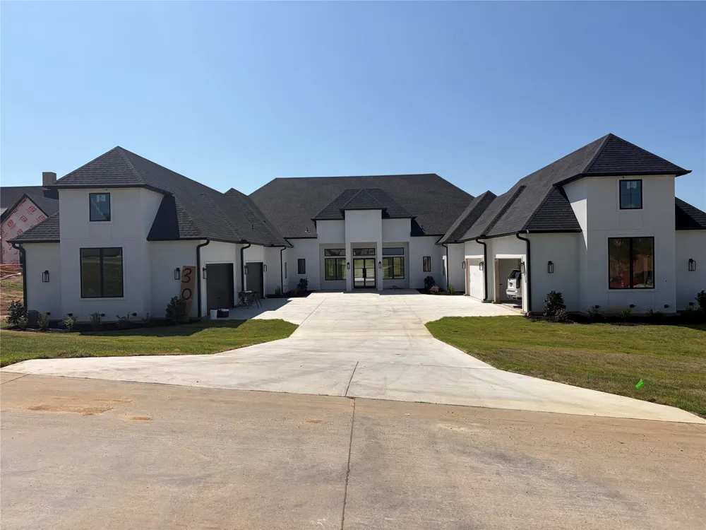 304 Mint Ridge Burleson, TX 76028