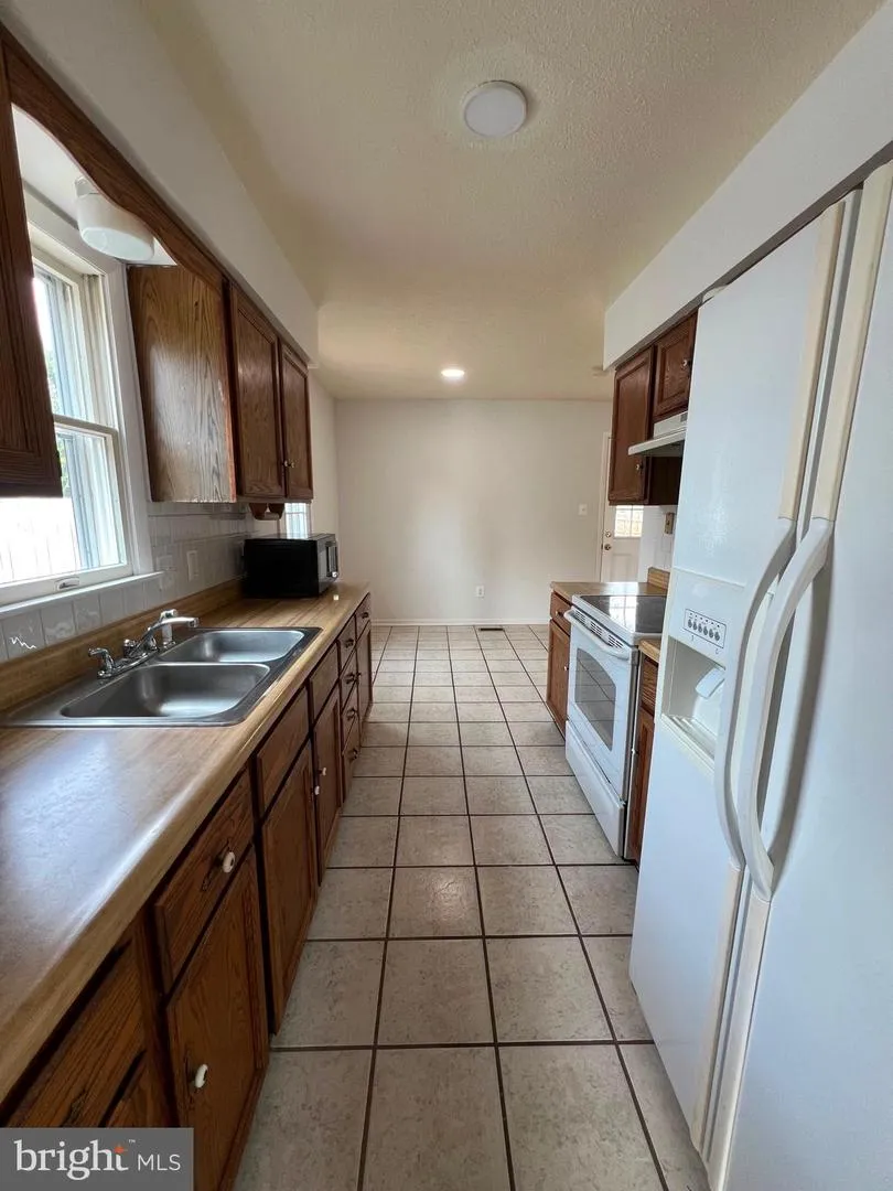 303 HACKBERRY DRIVE Stephens City, VA 22655