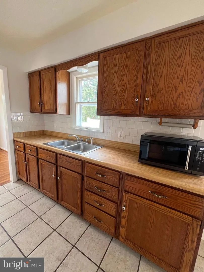 303 HACKBERRY DRIVE Stephens City, VA 22655
