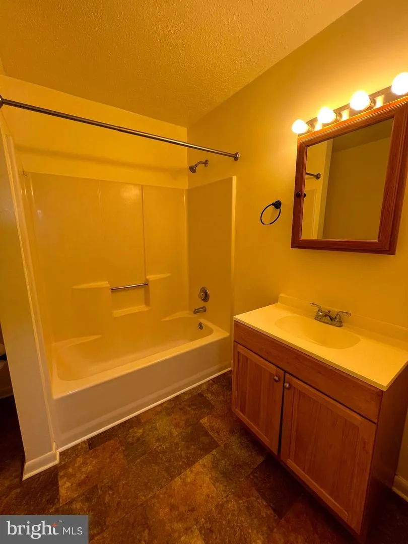 303 HACKBERRY DRIVE Stephens City, VA 22655