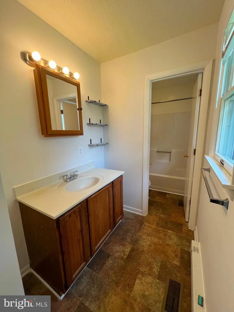 303 HACKBERRY DRIVE Stephens City, VA 22655