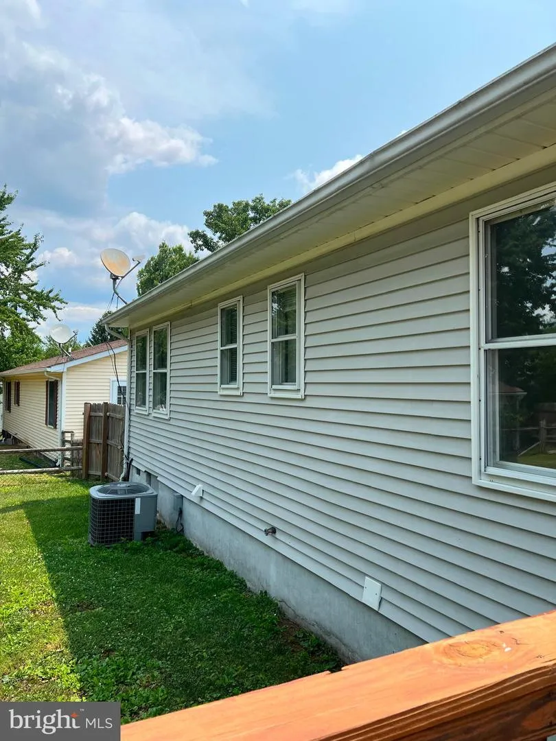 303 HACKBERRY DRIVE Stephens City, VA 22655