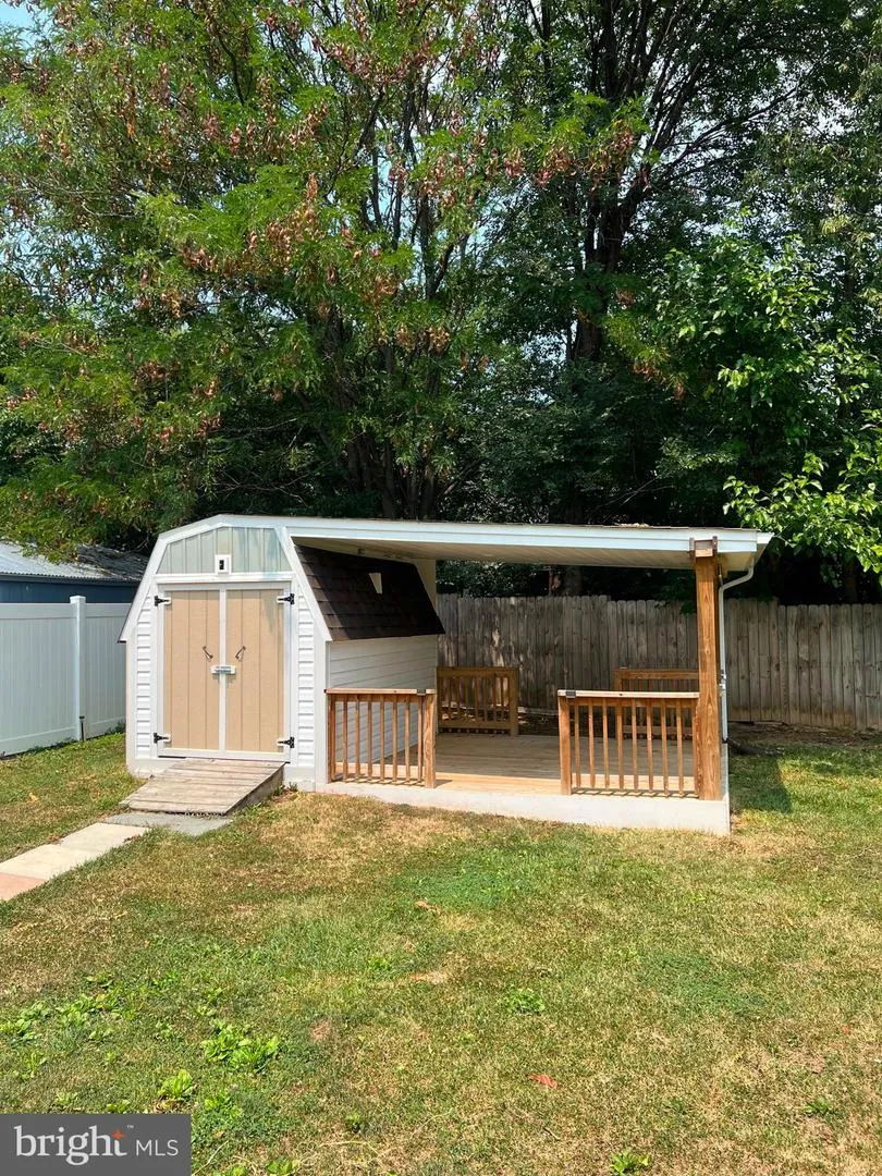 303 HACKBERRY DRIVE Stephens City, VA 22655