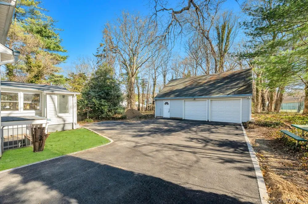 624 Townline Road Hauppauge, NY 11788
