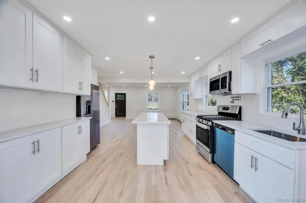 624 Townline Road Hauppauge, NY 11788