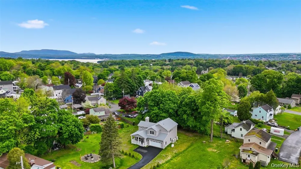 33 Howland Avenue Beacon, NY 12508