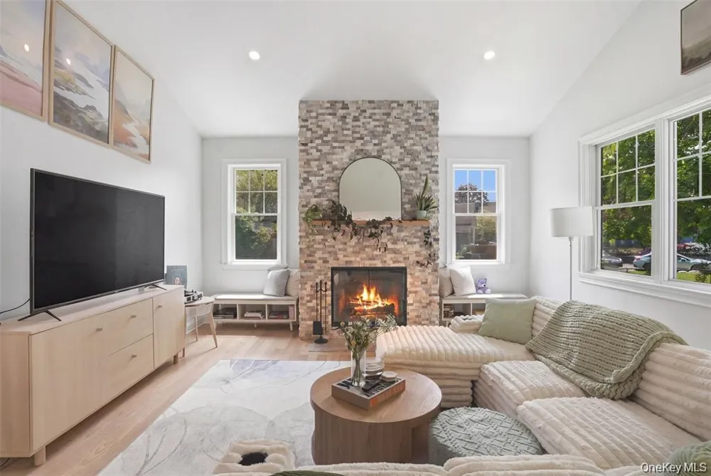 33 Howland Avenue Beacon, NY 12508