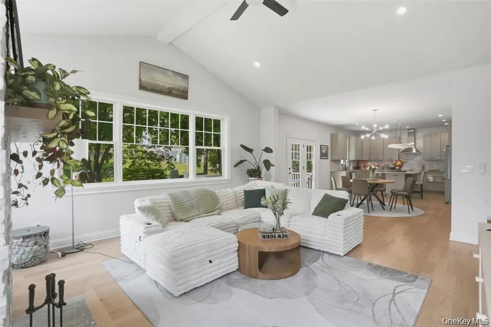 33 Howland Avenue Beacon, NY 12508