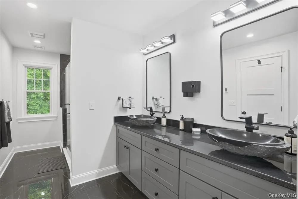 33 Howland Avenue Beacon, NY 12508
