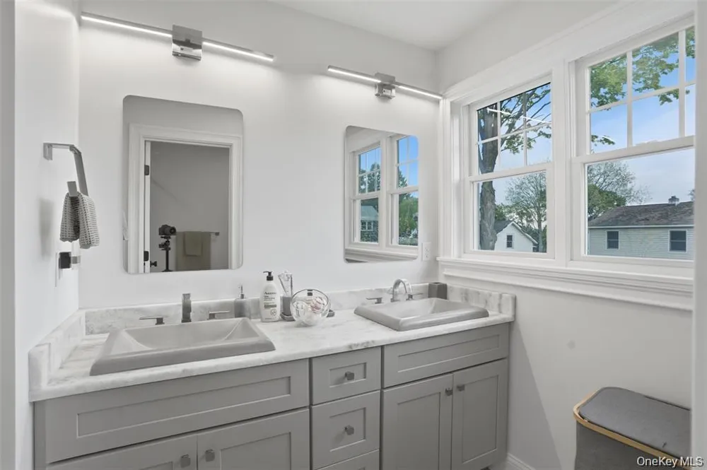 33 Howland Avenue Beacon, NY 12508