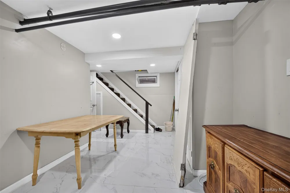 11634 131st Street South Ozone Park, NY 11420