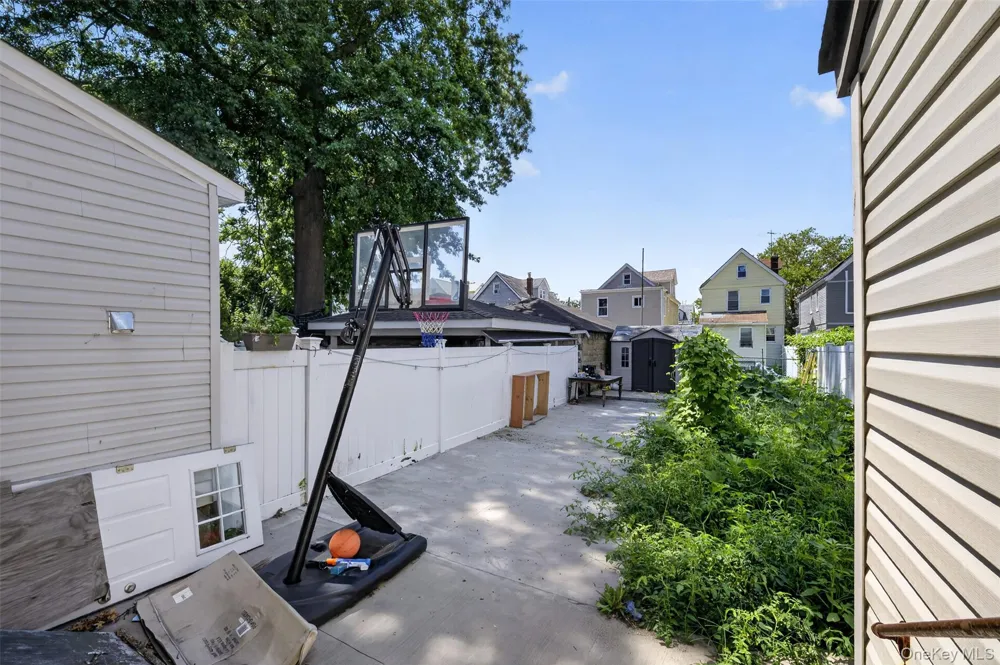 11634 131st Street South Ozone Park, NY 11420
