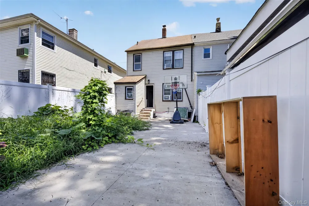 11634 131st Street South Ozone Park, NY 11420