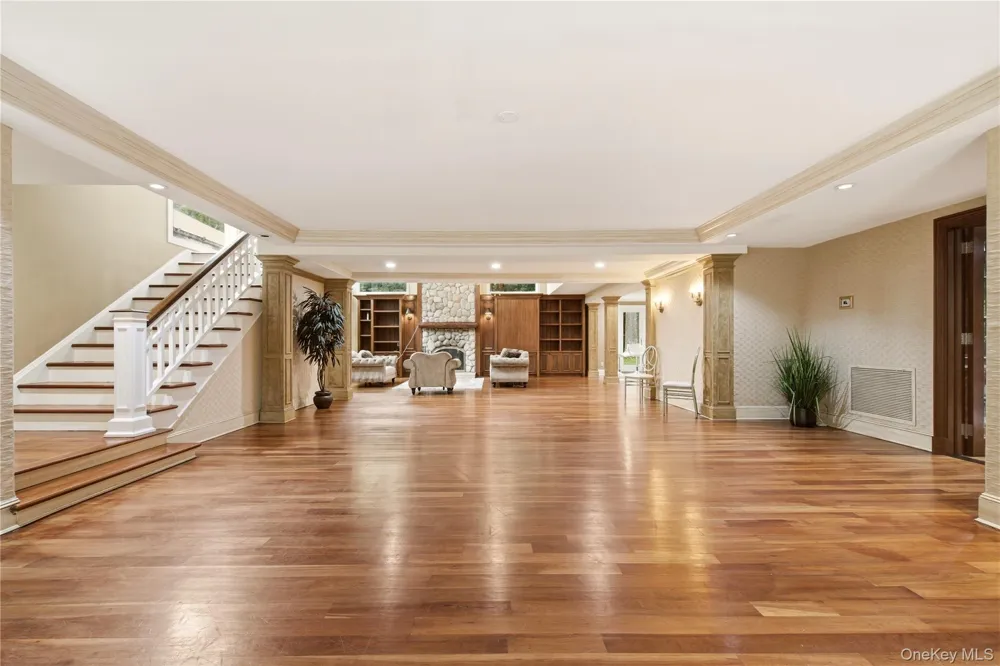 1620 Old Cedar Swamp Road Brookville, NY 11545