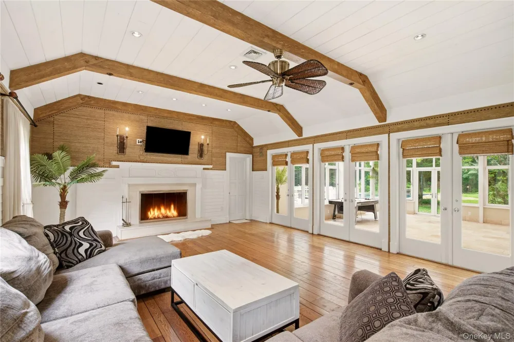 1620 Old Cedar Swamp Road Brookville, NY 11545