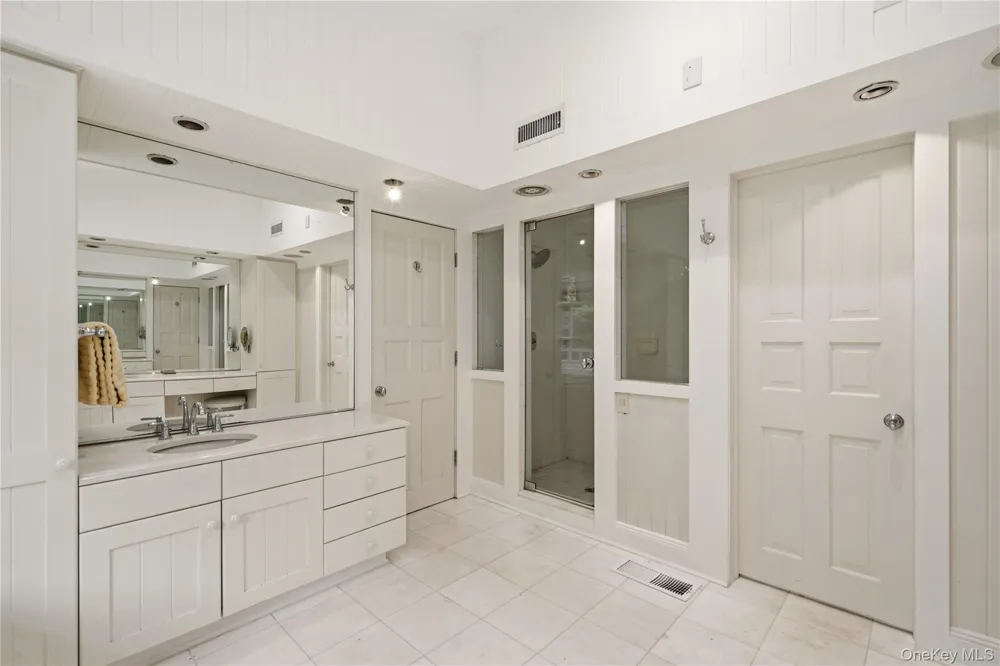 1620 Old Cedar Swamp Road Brookville, NY 11545