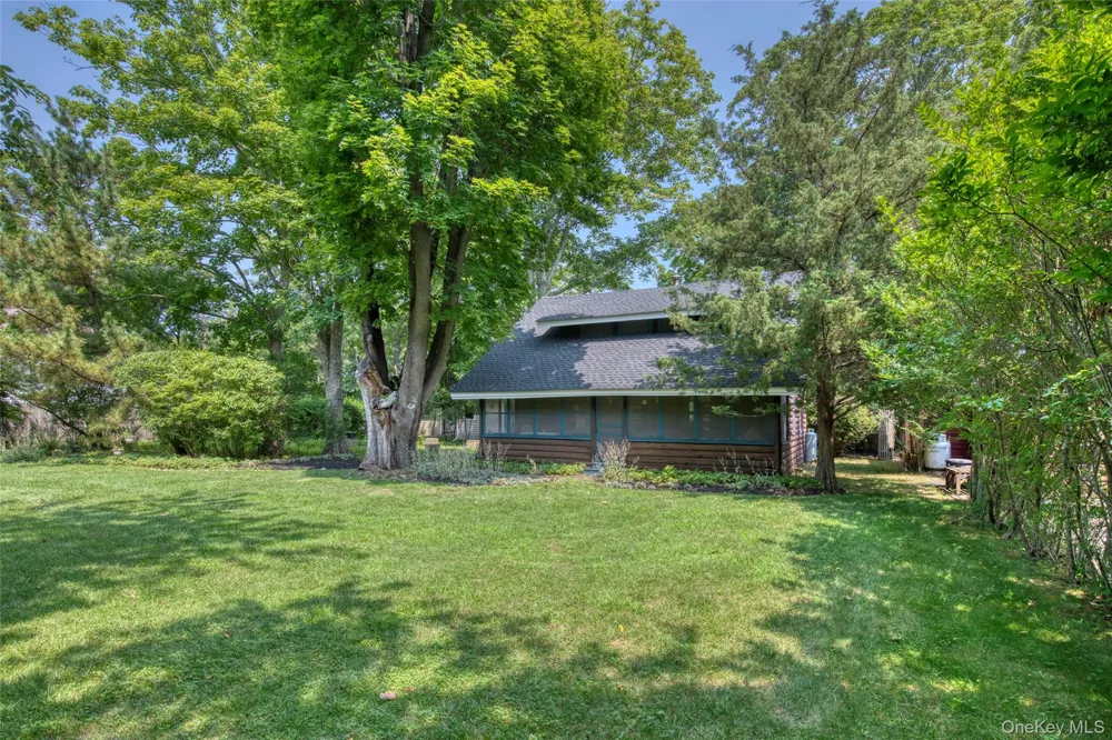44 (1180) Sound Road Greenport, NY 11944