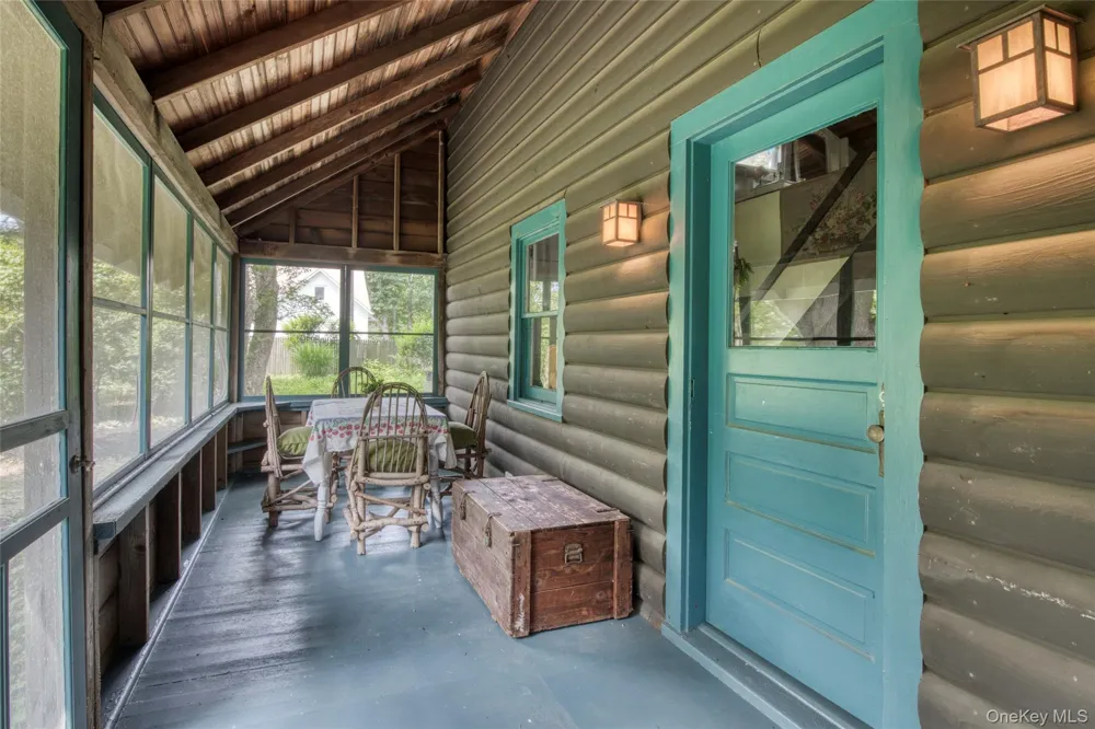 44 (1180) Sound Road Greenport, NY 11944
