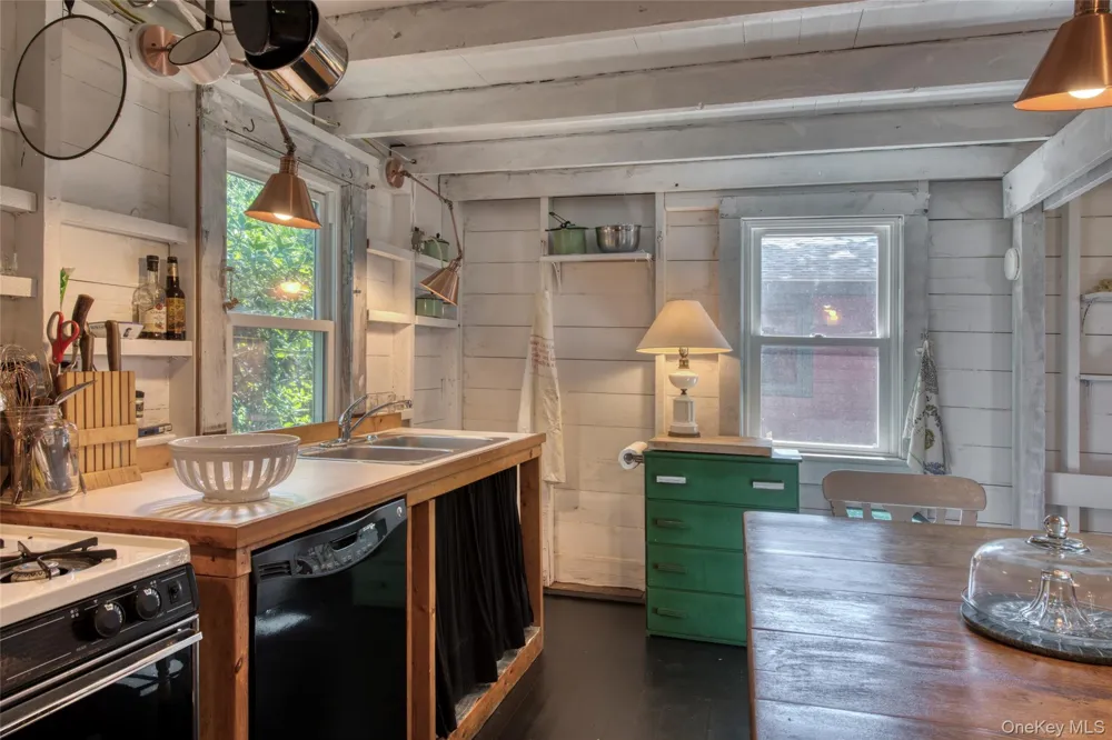 44 (1180) Sound Road Greenport, NY 11944