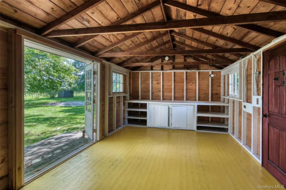 44 (1180) Sound Road Greenport, NY 11944