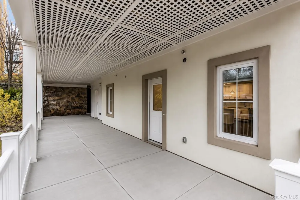 1431 Old Northern Boulevard #1 Roslyn, NY 11576