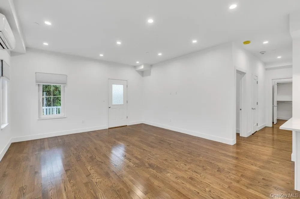 1431 Old Northern Boulevard #1 Roslyn, NY 11576