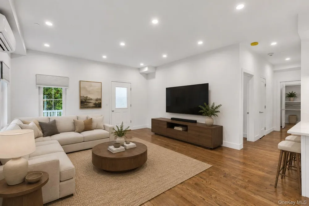 1431 Old Northern Boulevard #1 Roslyn, NY 11576