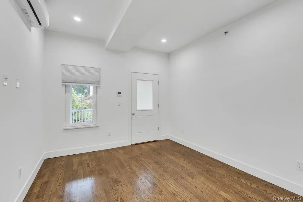 1431 Old Northern Boulevard #1 Roslyn, NY 11576