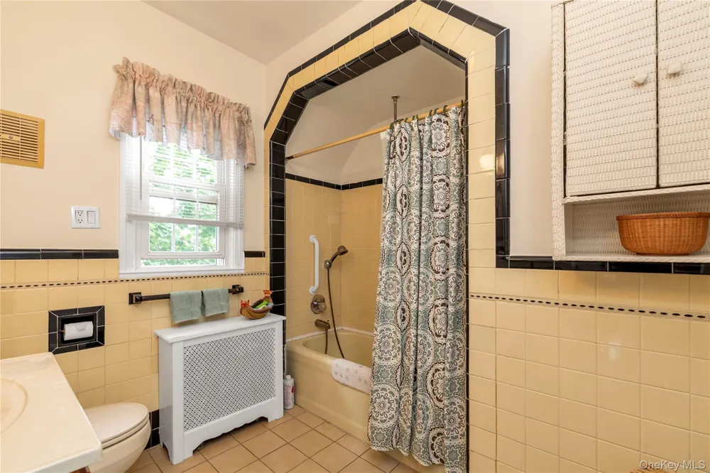 215-36 48th Avenue Bayside, NY 11364