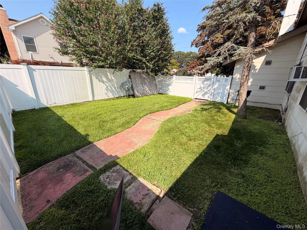 994 Old Medford Avenue Farmingville, NY 11738