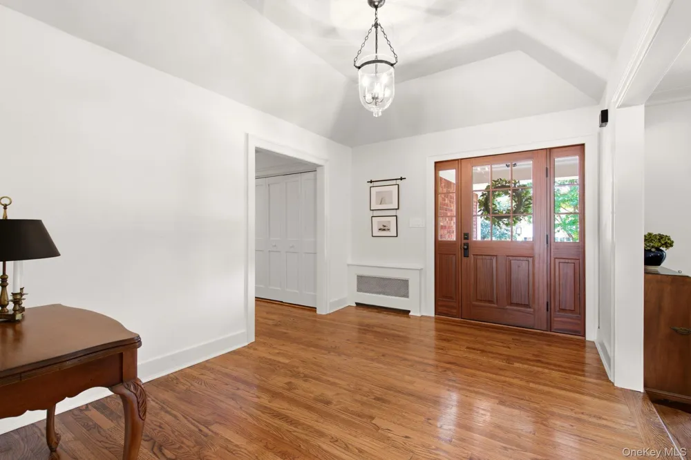 23 Renwick Avenue Huntington, NY 11743