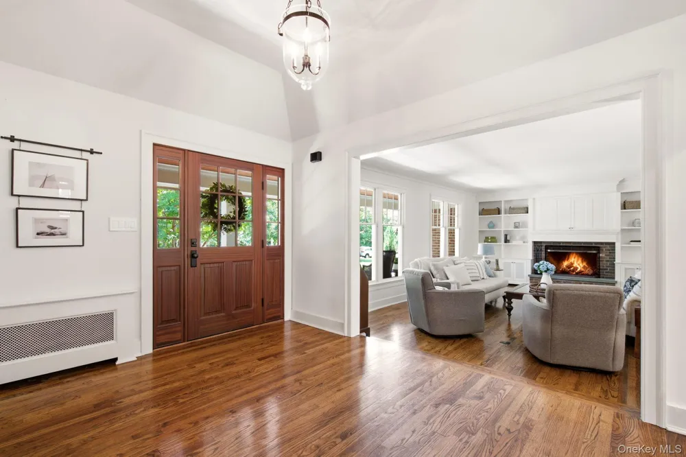 23 Renwick Avenue Huntington, NY 11743