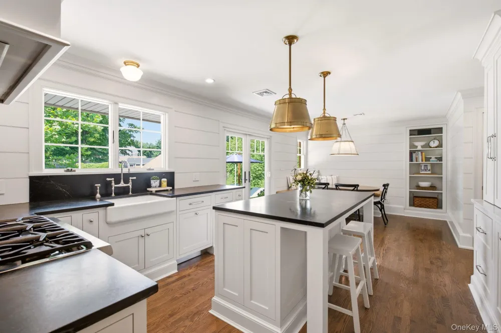 23 Renwick Avenue Huntington, NY 11743