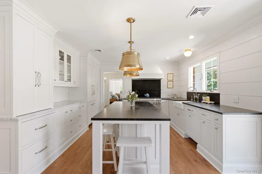 23 Renwick Avenue Huntington, NY 11743
