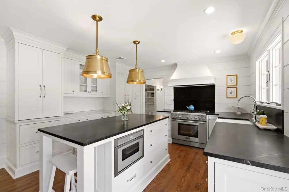 23 Renwick Avenue Huntington, NY 11743