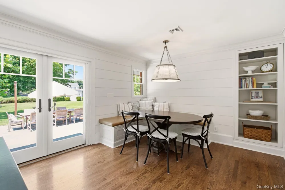23 Renwick Avenue Huntington, NY 11743