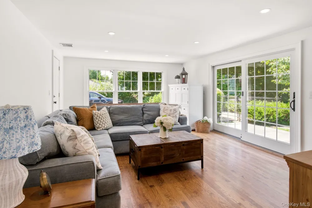 23 Renwick Avenue Huntington, NY 11743