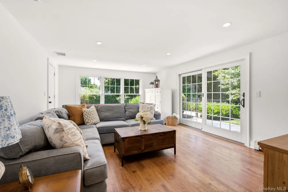 23 Renwick Avenue Huntington, NY 11743