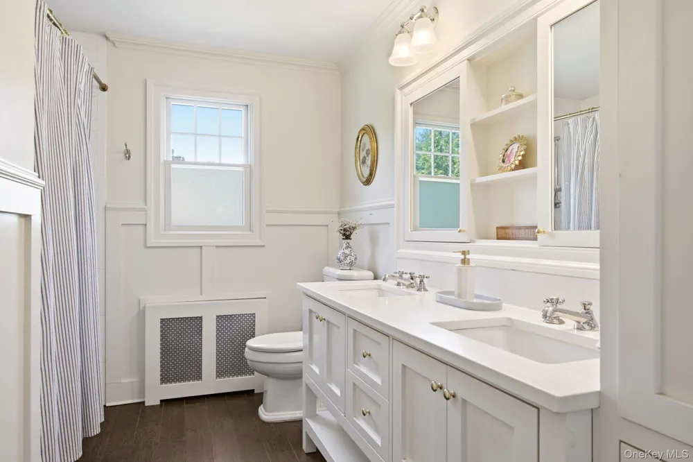 23 Renwick Avenue Huntington, NY 11743