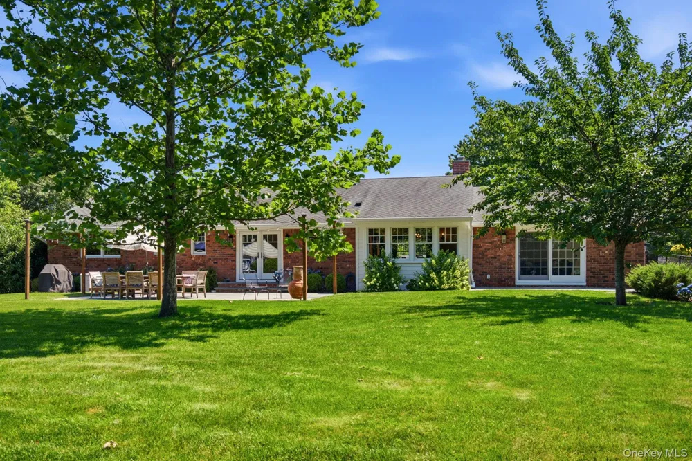 23 Renwick Avenue Huntington, NY 11743
