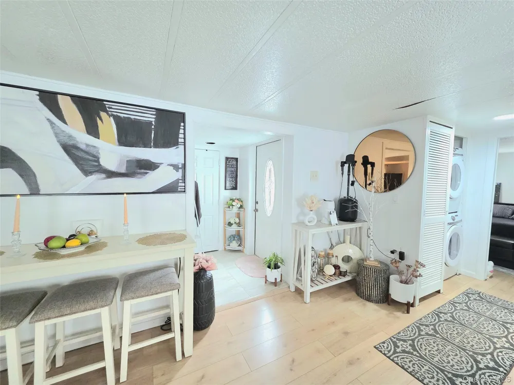525 Riverleigh Avenue #111 Riverhead, NY 11901