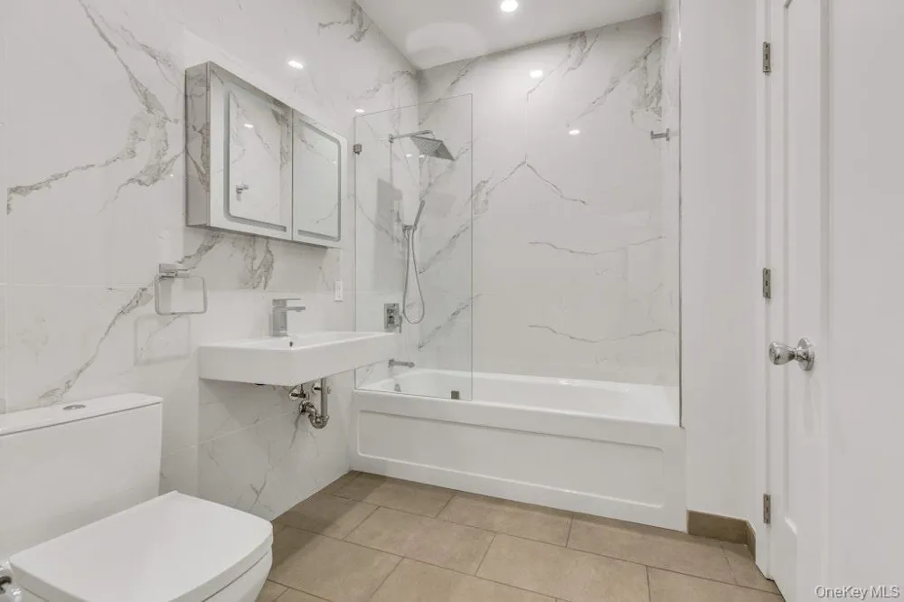 1431 Old Northern Boulevard #2 Roslyn, NY 11576