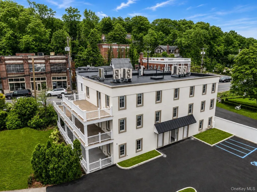 1431 Old Northern Boulevard #2 Roslyn, NY 11576