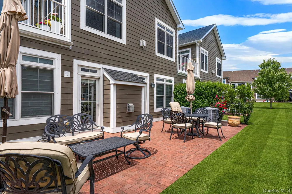 52102 Beech Tree Lane Plainview, NY 11803