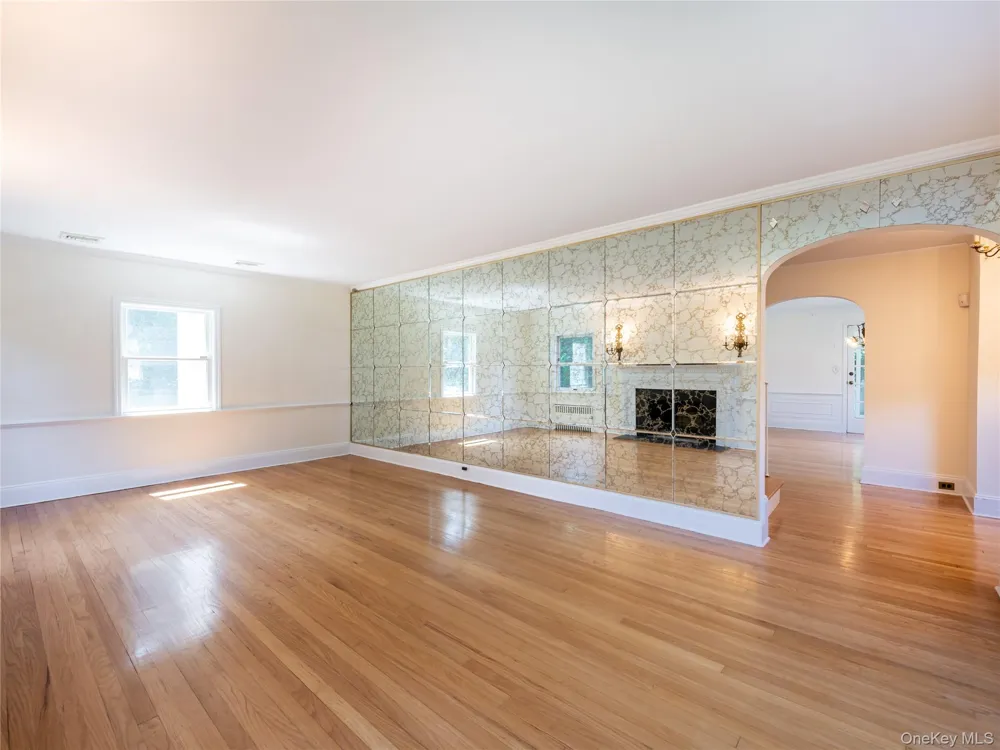 91 Pickwick Road Manhasset, NY 11030