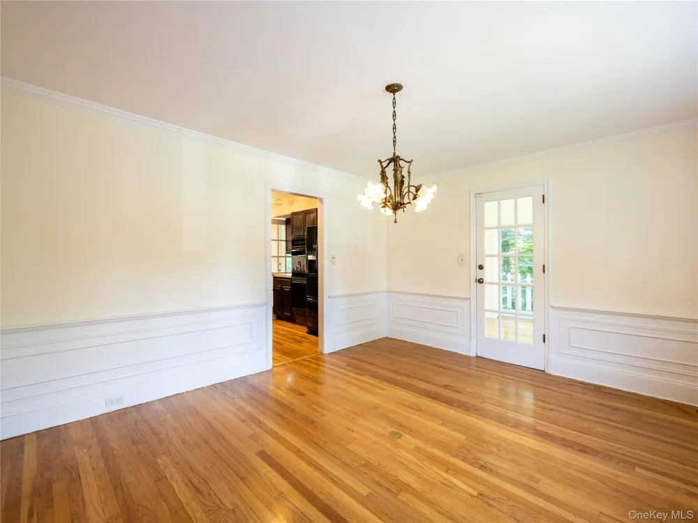 91 Pickwick Road Manhasset, NY 11030