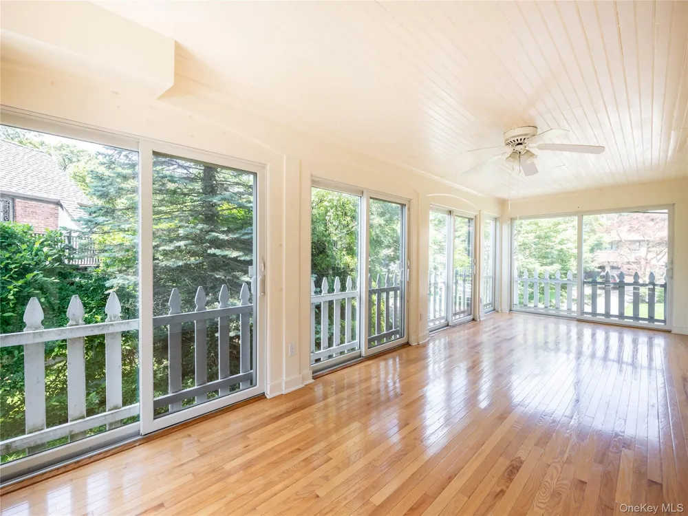 91 Pickwick Road Manhasset, NY 11030