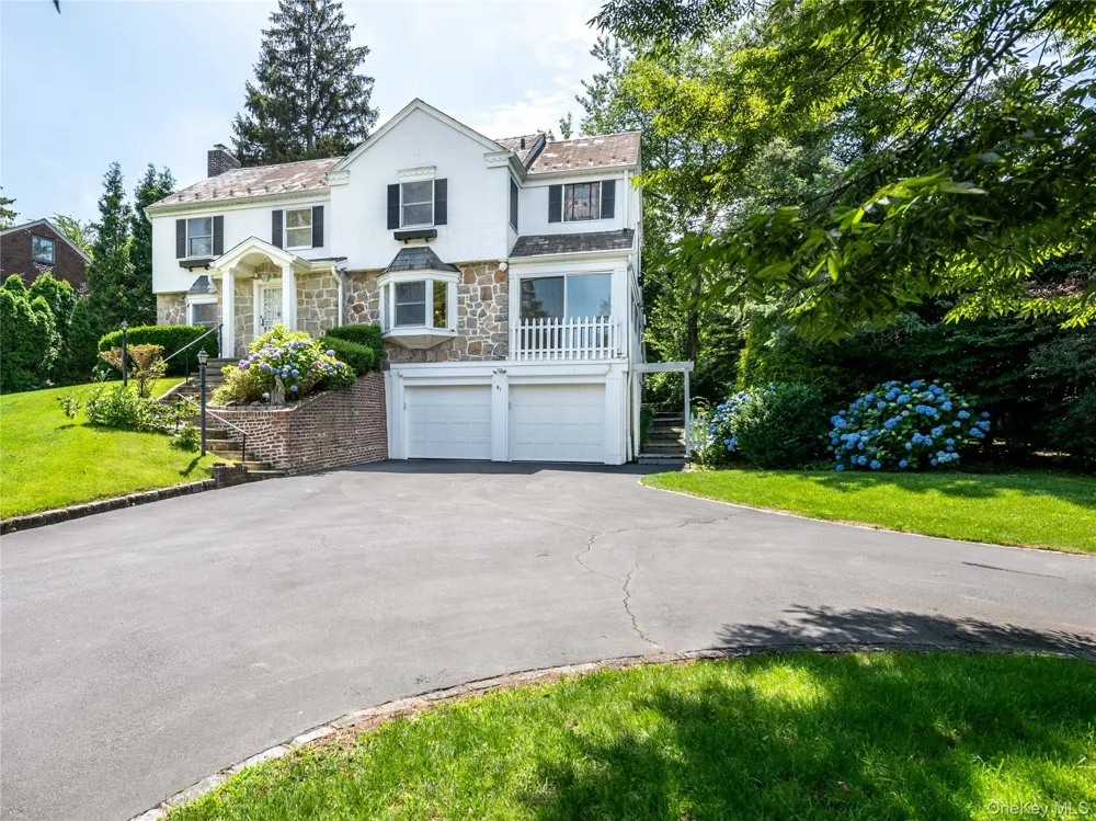 91 Pickwick Road Manhasset, NY 11030